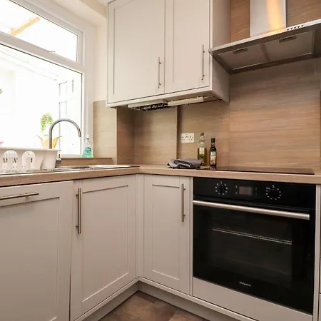 別荘 Kingfisher Cottage, 11 Airebank Terrace *