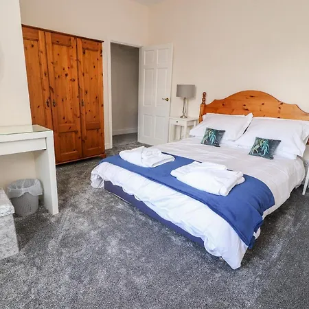 Kingfisher Cottage, 11 Airebank Terrace * Skipton